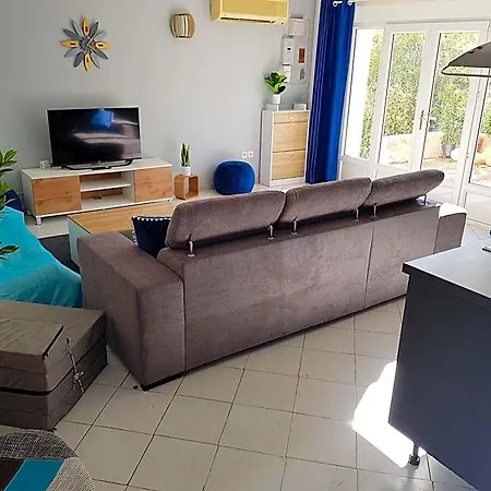 Hotel Giorgha 15 Pers 1 Km De La Jardin 5000m2