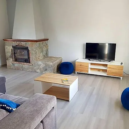 Giorgha 15 Pers 1 Km De La Jardin 5000m2 Hotel