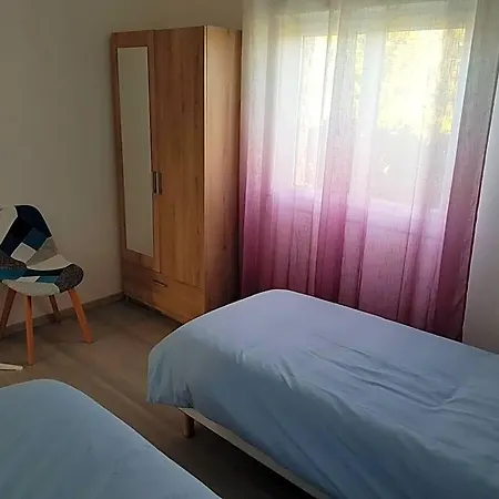 Hotel Giorgha 15 Pers 1 Km De La Jardin 5000m2